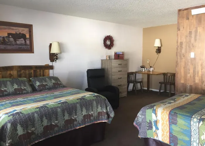 Rocky Mountain Hotel 2*